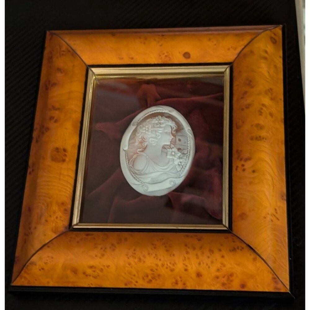 Vintage Italian Cameo Art Burled Wood Frame Velvet Backing made in Italy - Picture 13 of 13